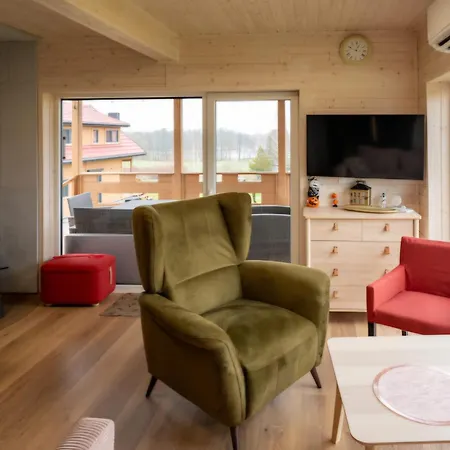 Dom Nad Jeziorem Dadaj W Kojtrynach * 크로메로보