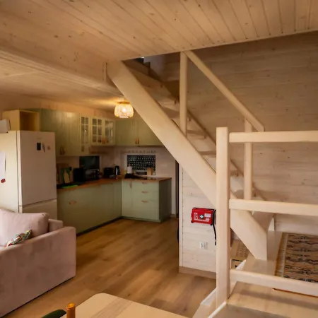 Dom Nad Jeziorem Dadaj W Kojtrynach 펜션 크로메로보