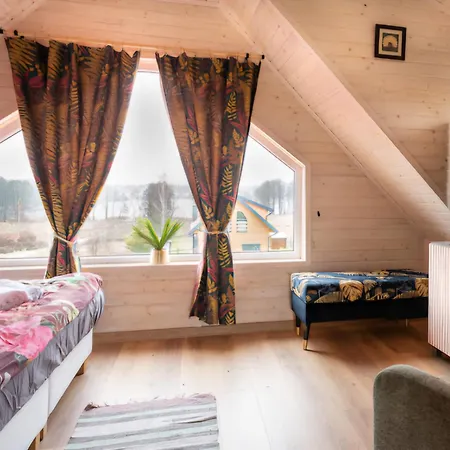 Dom Nad Jeziorem Dadaj W Kojtrynach 크로메로보